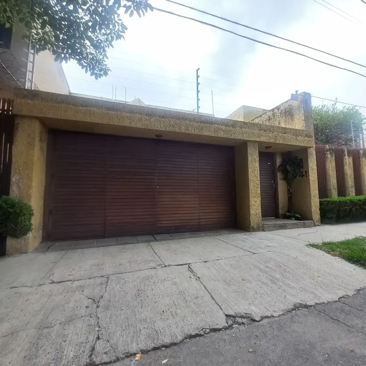 Foto 2 de Venta casa Chapultepec Country con estilo arquitectónico Contemporaneo