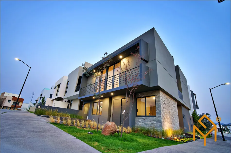 CASA NUEVA EN VENTA EN PARQUES VALLARTA