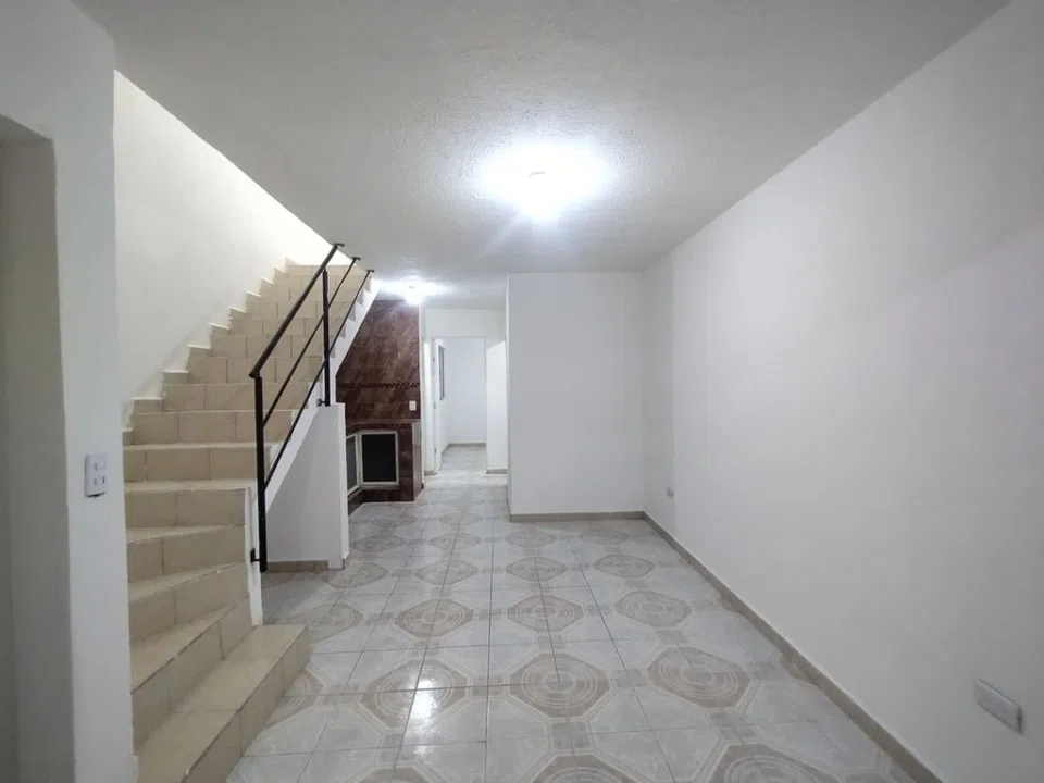Foto 3 de CASA EN VENTA EN COLINAS DEL ROBLE – TLAJOMULCO