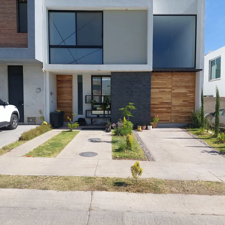 Foto 2 de LA CASA QUE ESPERABAS EN EL SUR DE LA CIUDAD | COTO BALUARTE | CASA FUERTE