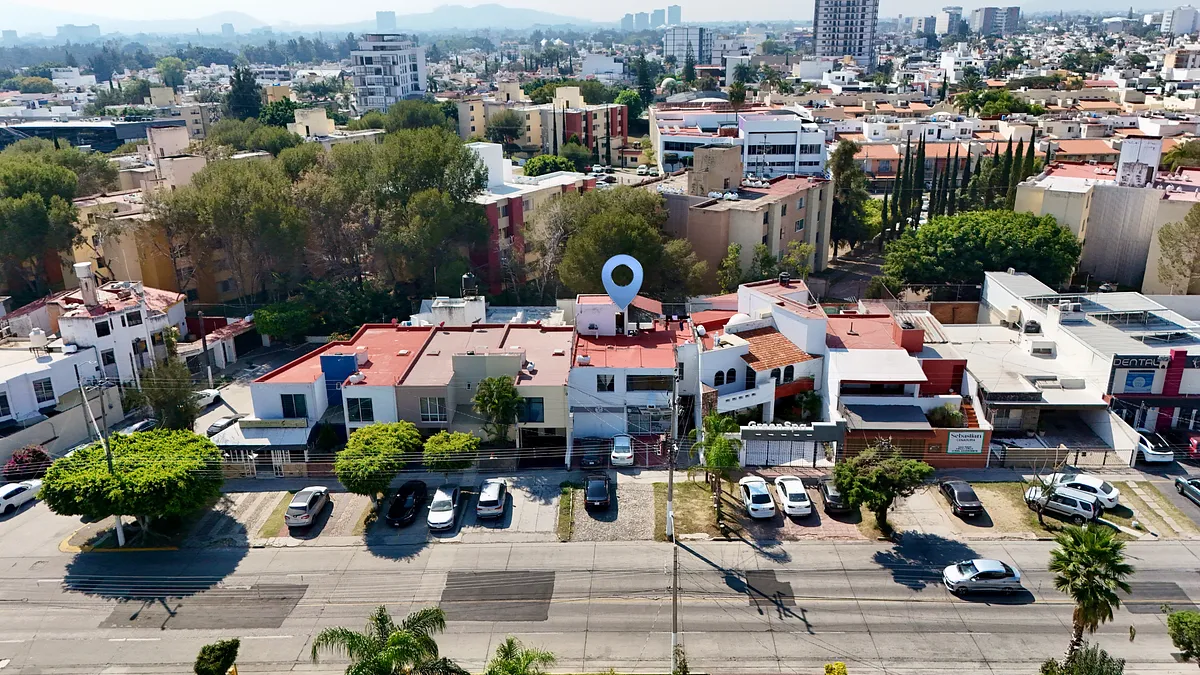 Propiedad en venta, uso mixto potencial vertical, Av Sebastián Bach, La Estancia