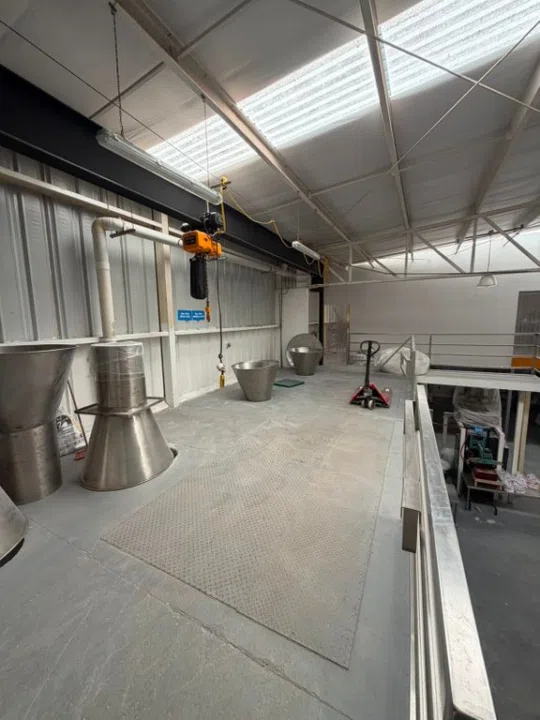 Foto 4 de BODEGA con OFICINAS en La Calerilla
