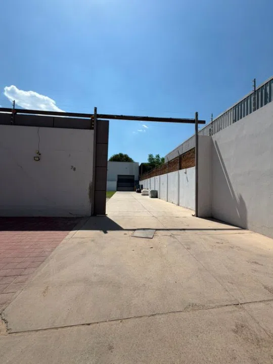 Foto 5 de BODEGA con OFICINAS en La Calerilla