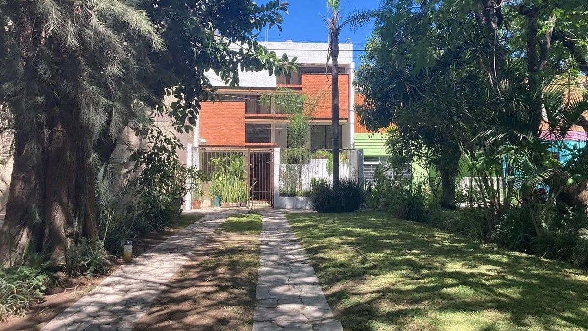 Casa en RENTA para USO COMERCIAL en COLINAS DE LA NORMAL