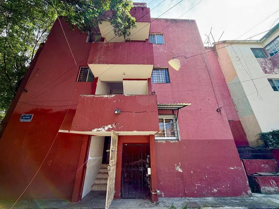 Departamento En Planta Baja En Venta En Col. Jardines Del Sur, Guadalajara