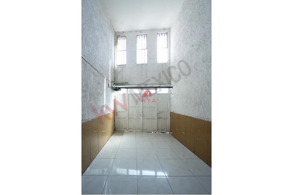 Foto 3 de Propiedad en VENTA - Calle Demóstenes 662B, Lagos de Oriente, 44770 Guadalajara, Jal, México