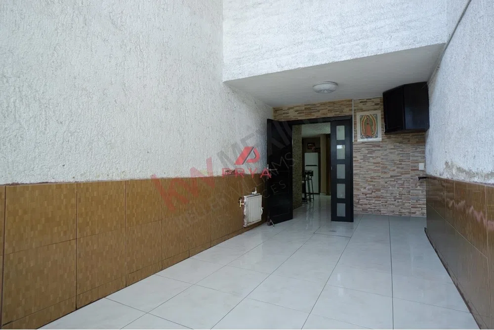 Foto 4 de Propiedad en VENTA - Calle Demóstenes 662B, Lagos de Oriente, 44770 Guadalajara, Jal, México