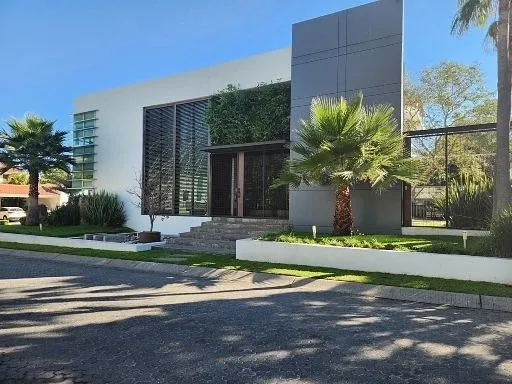 RESIDENCIA EN VENTA FRACC. PONTEVEDRA ZAPOPAN