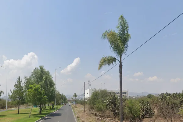 Terreno Comercial en venta en Anillo vial oriente III, El marqués , Ciudad Maderas