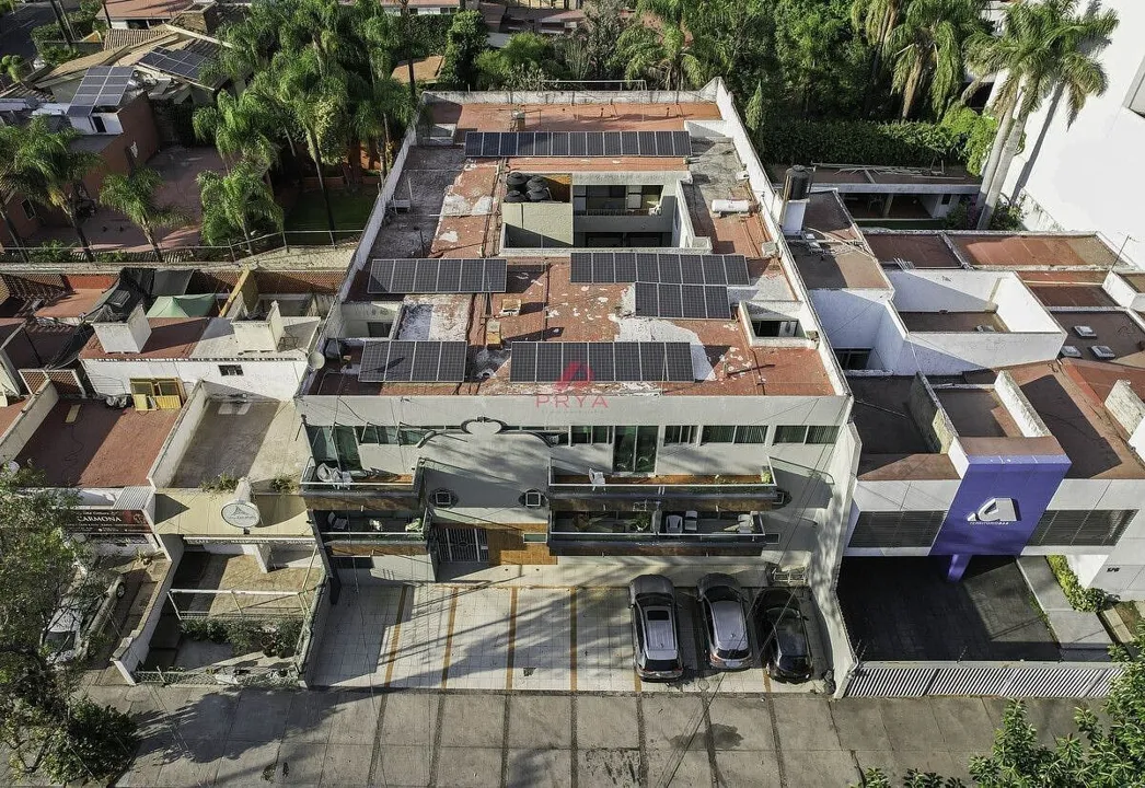 Foto 2 de Edificio Comercial en Venta Ciudad del Sol Zapopan | Uso de Suelo Mixto.