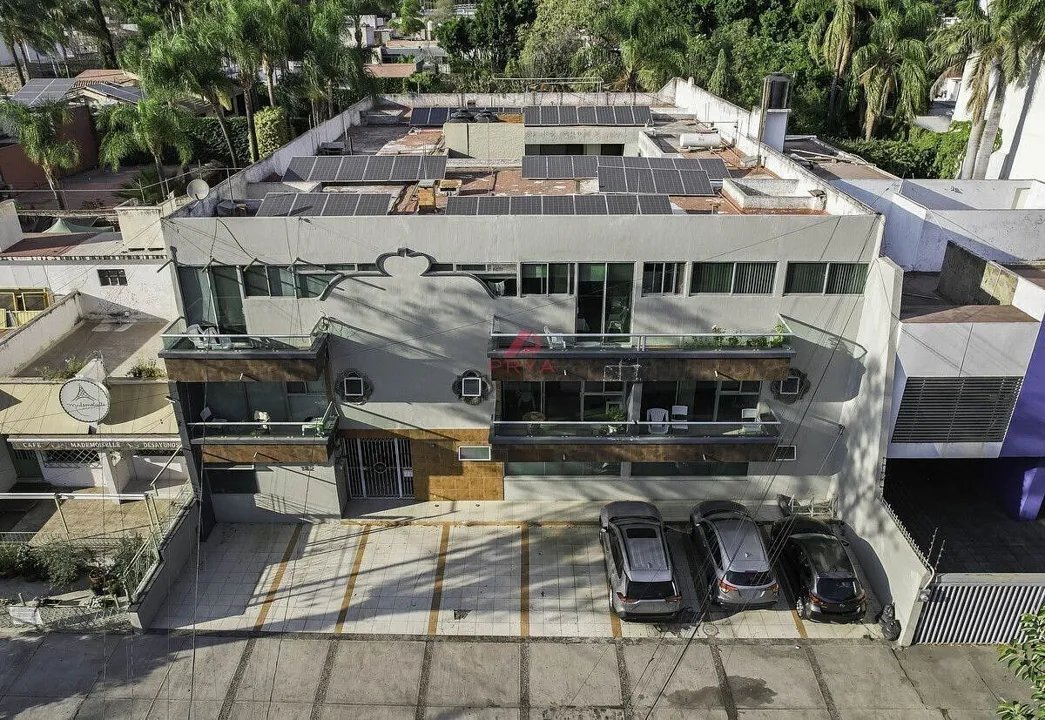 Foto 4 de Edificio Comercial en Venta Ciudad del Sol Zapopan | Uso de Suelo Mixto.