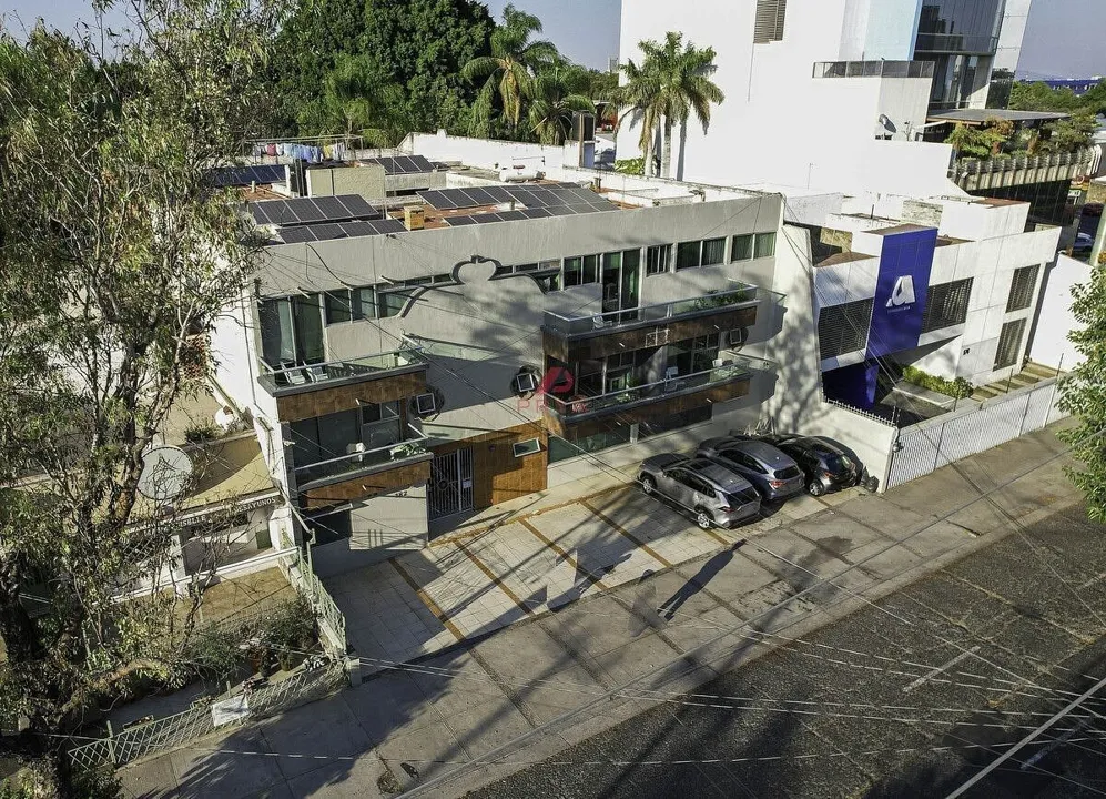 Foto 5 de Edificio Comercial en Venta Ciudad del Sol Zapopan | Uso de Suelo Mixto.