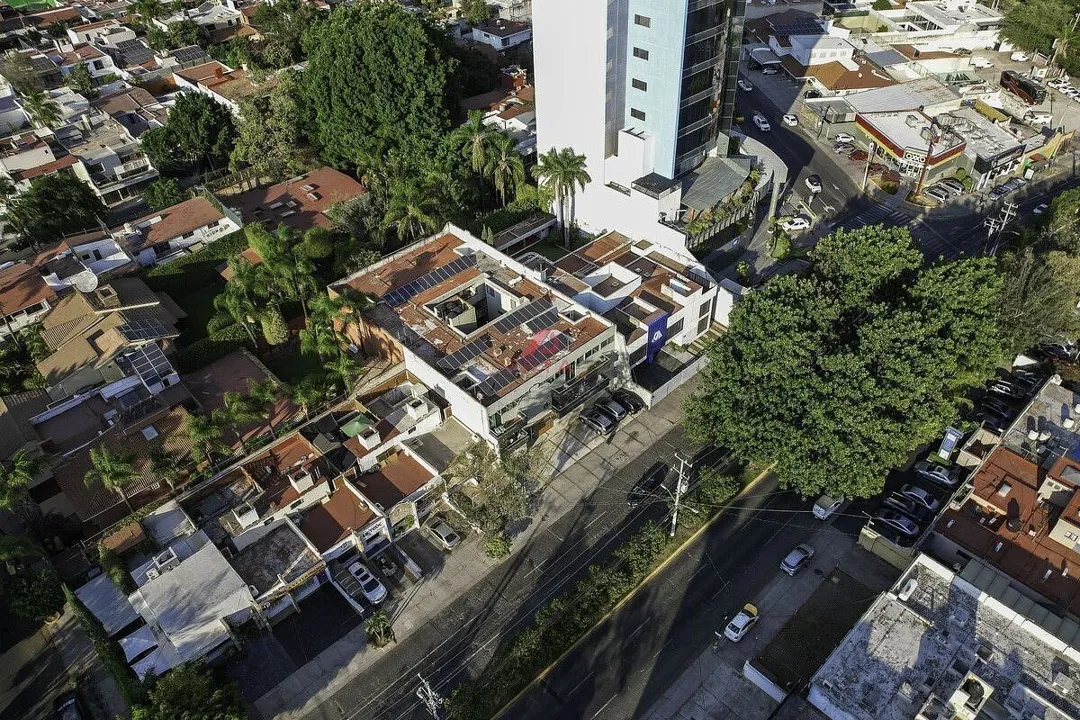 Foto 8 de Edificio Comercial en Venta Ciudad del Sol Zapopan | Uso de Suelo Mixto.