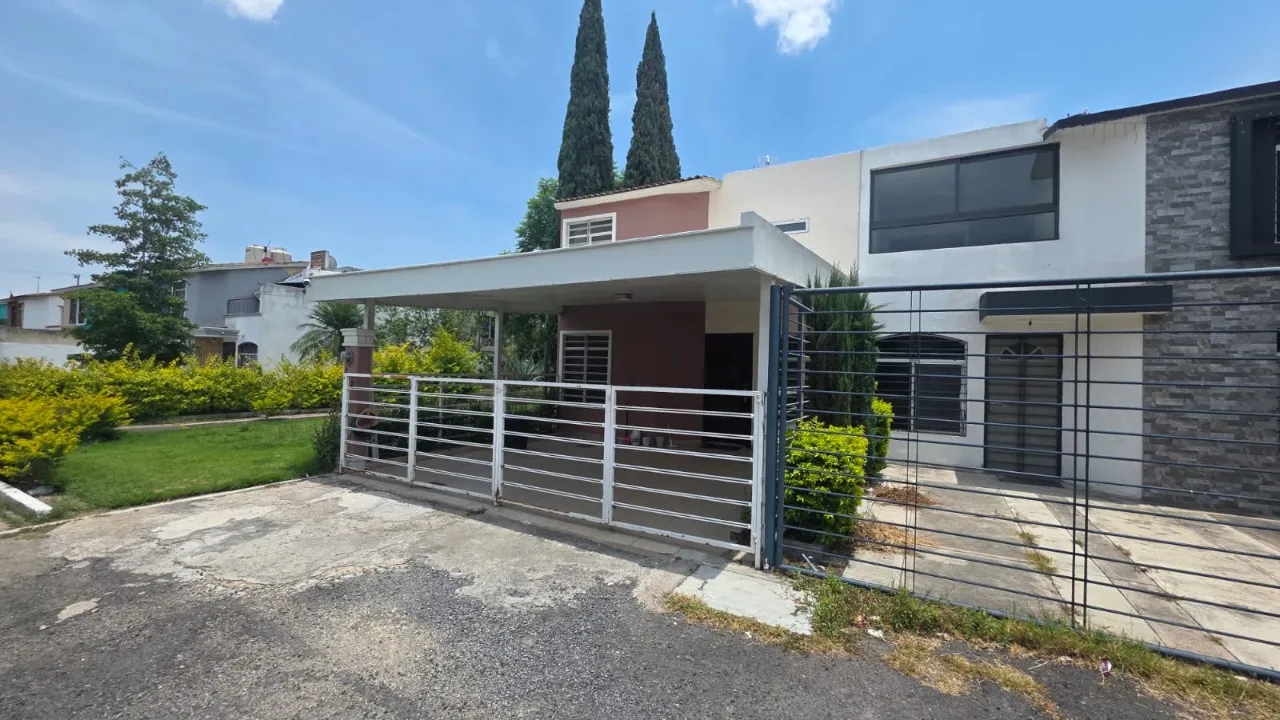 Foto 3 de Casa en venta en Fuente de La Hermandad, Villa Fontana, San Pedro Tlaquepaque