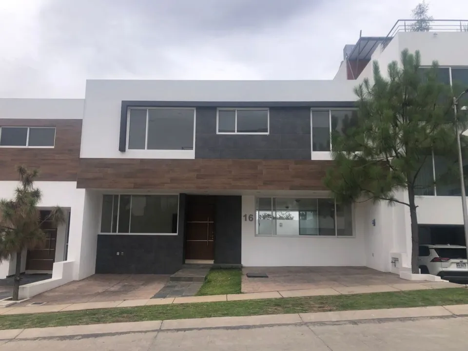 Foto 2 de CASA EN RENTA EN COLINAS VIRREYES, ZAPOPAN