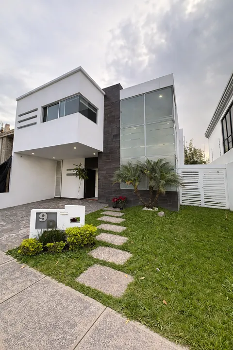 SE VENDE LINDA CASA EN COTO ARBOLEDA I