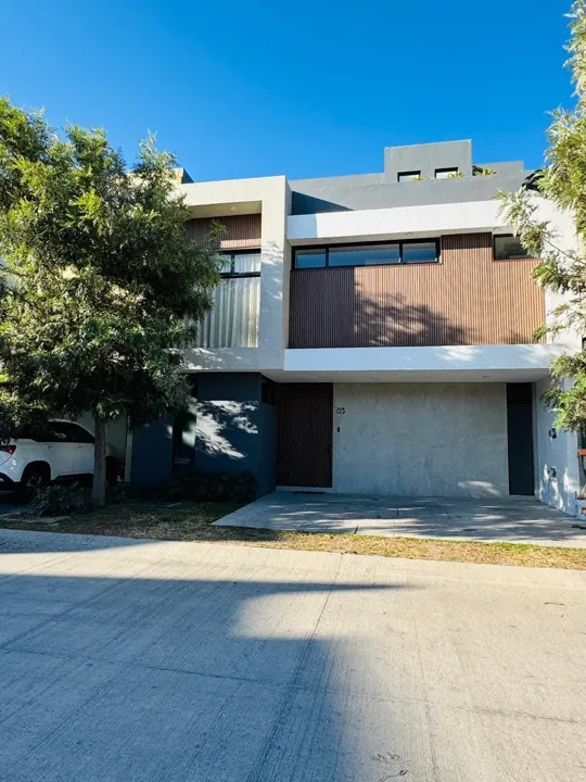 Casa Amueblada en Renta en Privanza Hábitat, Solares, Zapopan con Roof Garden