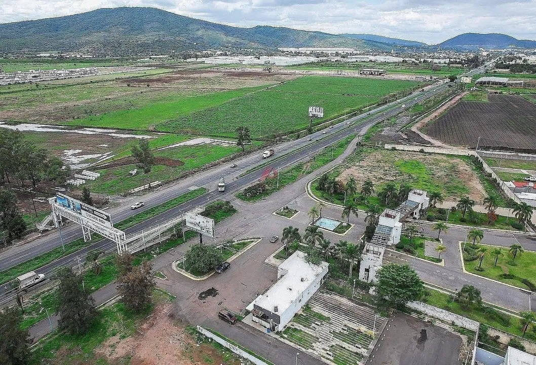 Foto 3 de Terreno en Venta en Valle de las Flores, Tlajomulco de Zuñiga