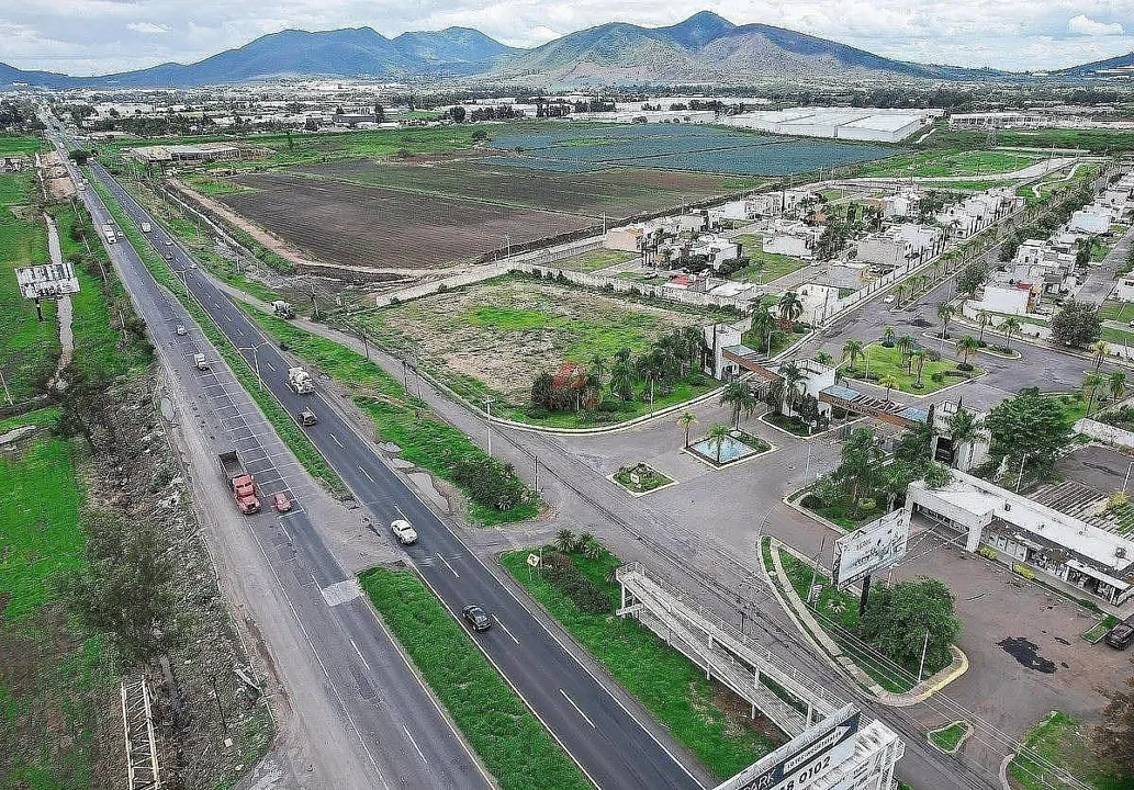 Foto 4 de Terreno en Venta en Valle de las Flores, Tlajomulco de Zuñiga