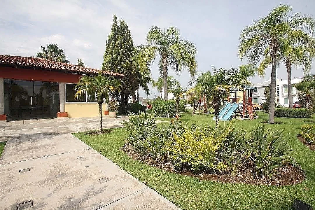 Foto 6 de Terreno en Venta en Valle de las Flores, Tlajomulco de Zuñiga