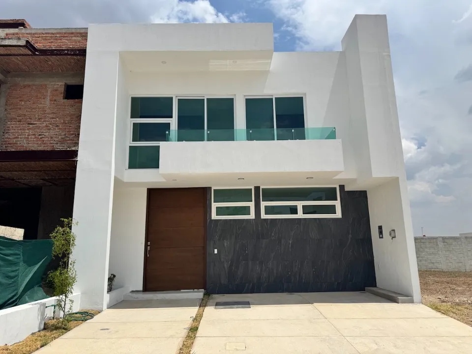 Casa nueva en Coto Austriaco, Valle imperial, Zapopan