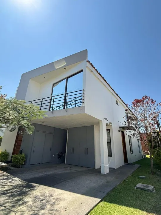 RESIDENCIA EN VENTA EN HACIENDA DEL ORO SEGUNDA SECCIÓN $11'995,000 pesos