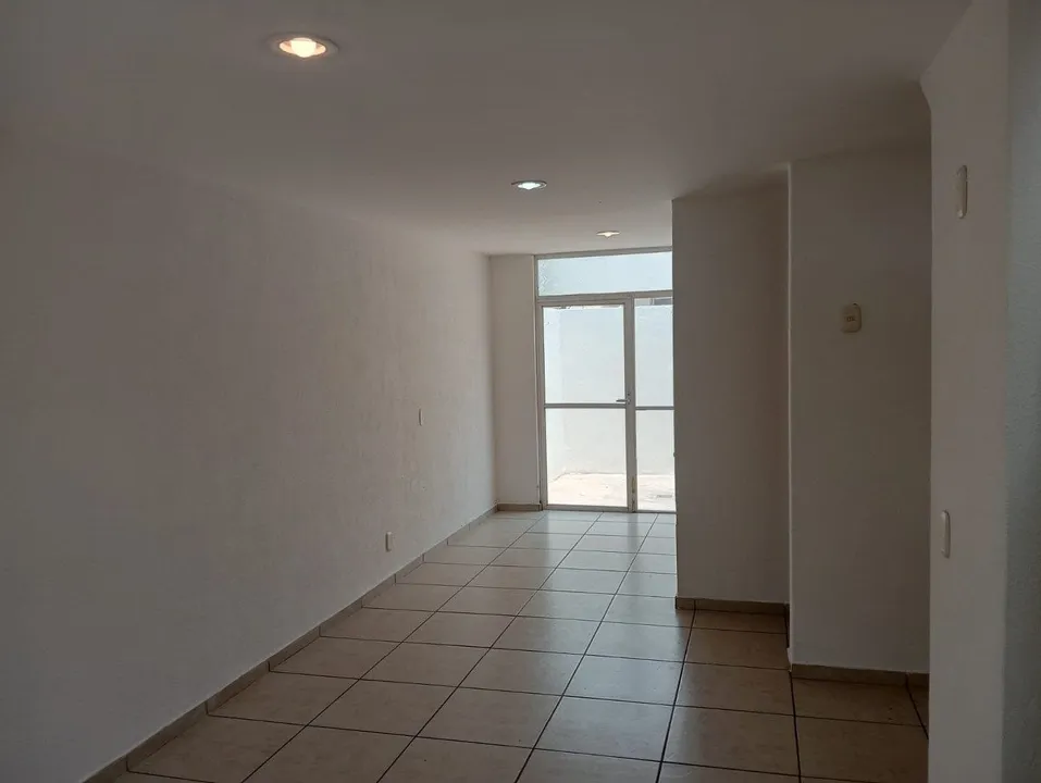 Foto 6 de Casa en Venta en Parques de Tesistán, Zapopan en Coto con Seguridad y Terraza