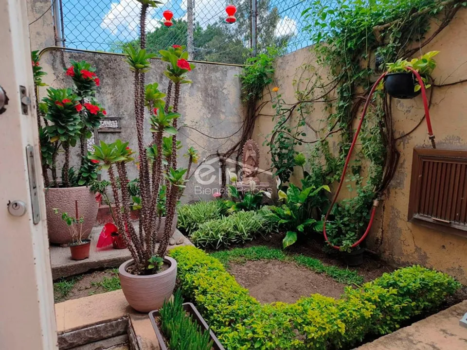 Foto 3 de Casa en Venta en Camino Real - Santa Teresa de Jesús | 6 Recámaras y Jardín — 6