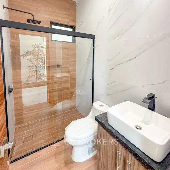 Foto 5 de Casa en venta en Avenida Paseo de los Robles Norte, Los Robles, ZAPOPAN