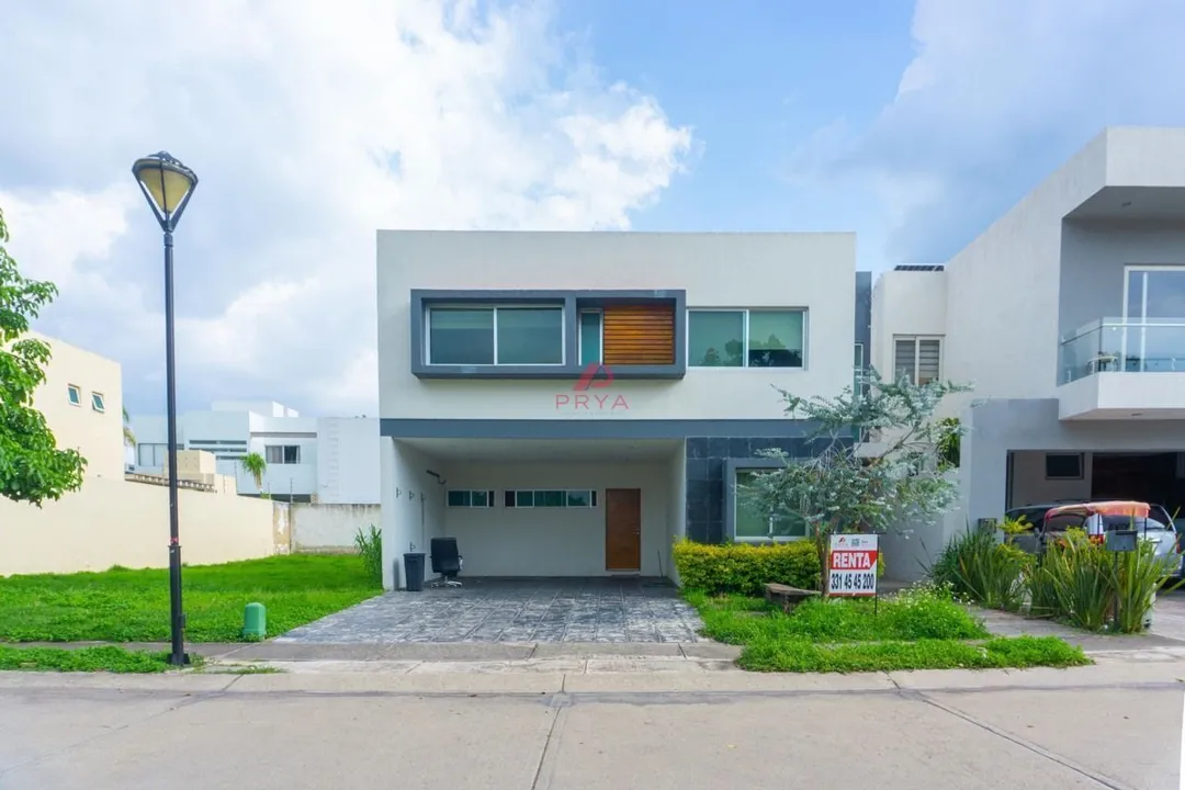Casa en Renta en Olivos Residencial, Zapopan | 4 Recámaras, Frente a Casa Club