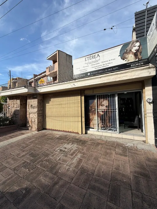 Foto 3 de CASA CON USO DE SUELO EN VENTA EN AV TOPACIO