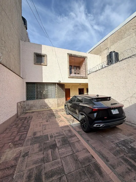 Foto 5 de CASA CON USO DE SUELO EN VENTA EN AV TOPACIO