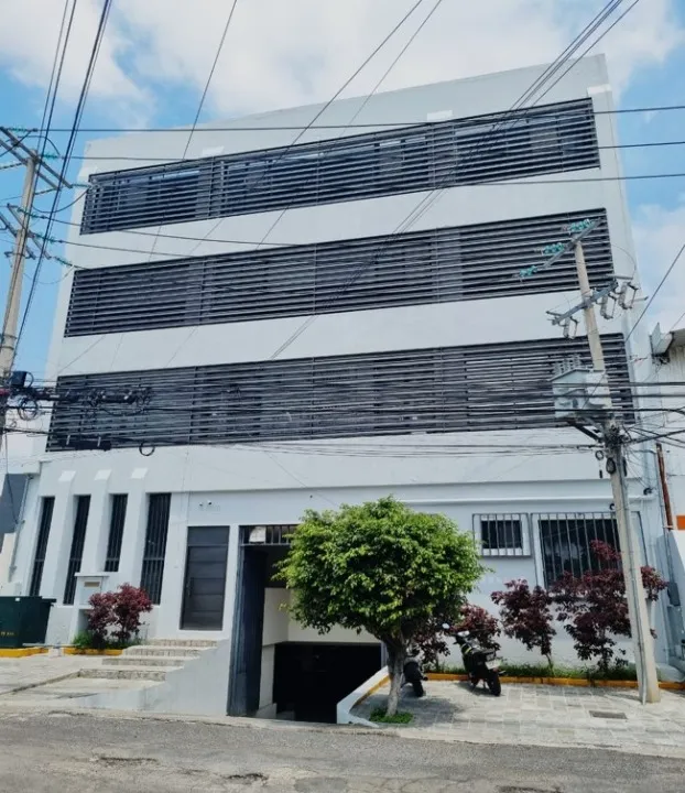 Oficina en renta en Avenida López Mateos Sur, Las Aguilas, Zapopan