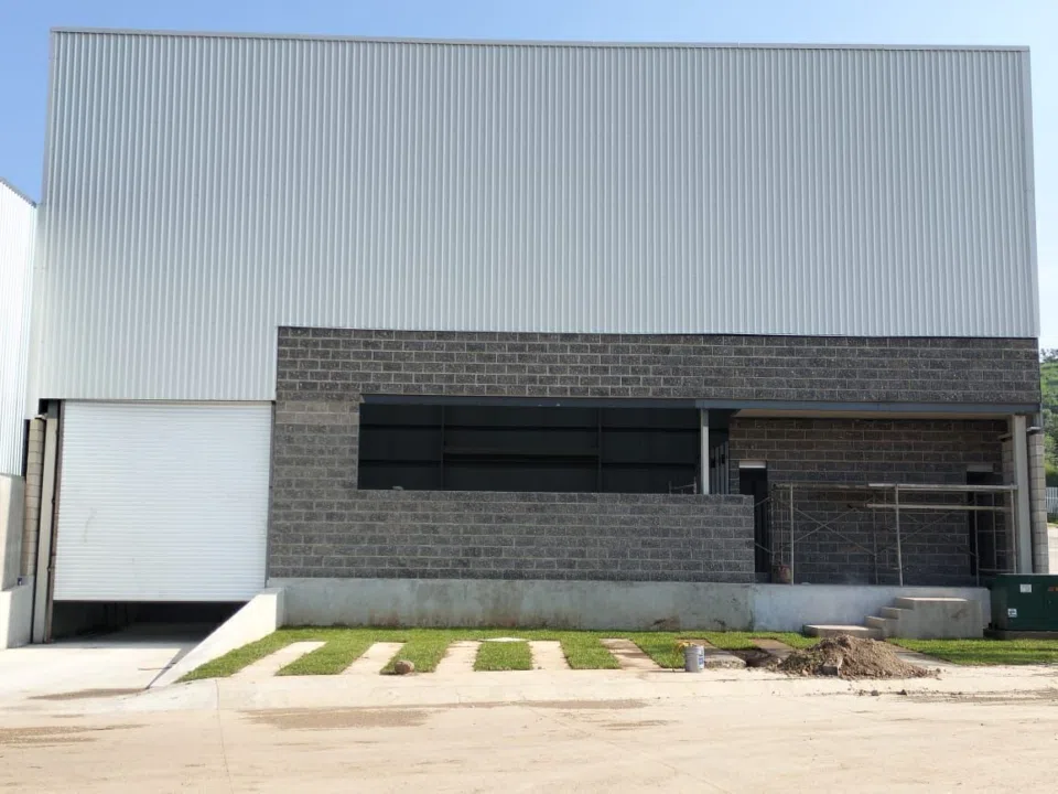 Foto 5 de Bodega industrial en renta en Tlajomulco de Zúñiga con andén de carga |