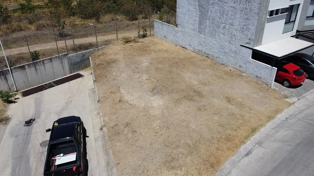 Oportunidad de terreno en venta en Madeiras I