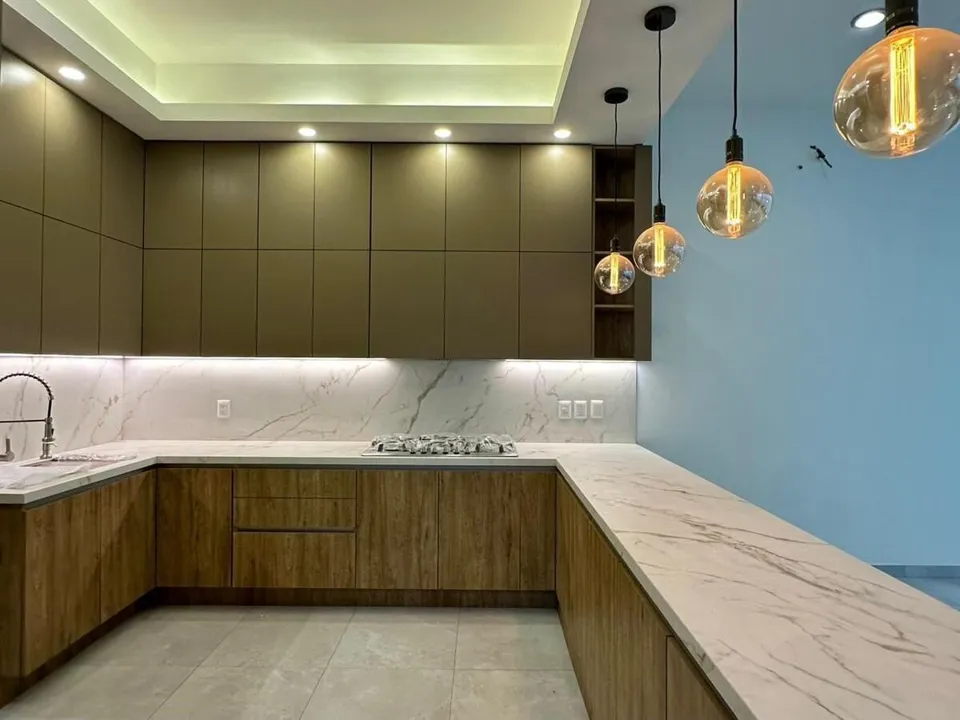 Foto 9 de Residencia de lujo en Venta sobre Av. Naciones Unidas, Opción a 4 rec.