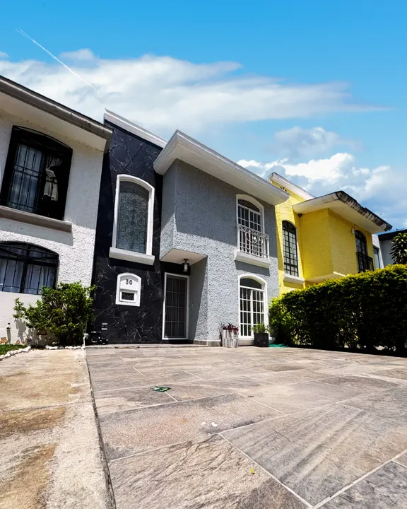 CASA en VENTA dentro de Coto EN LOMAS DEL PARAISO, Guadalajara Jalisco