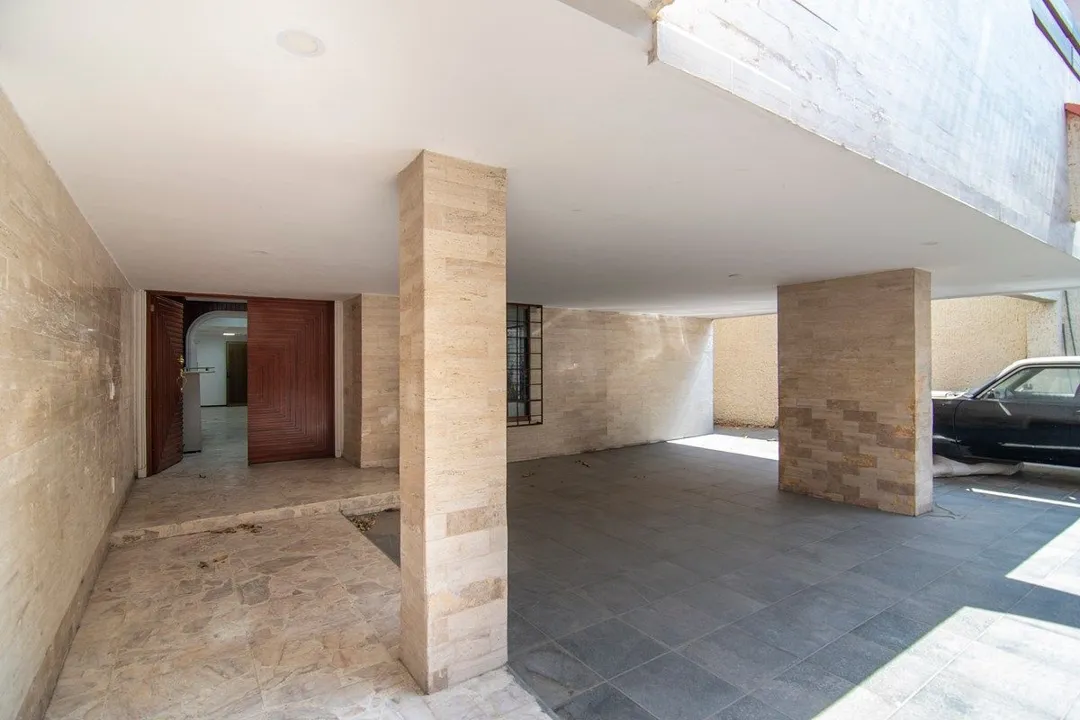 Foto 3 de Casa en Esquina en Venta en Jardines de los Arcos