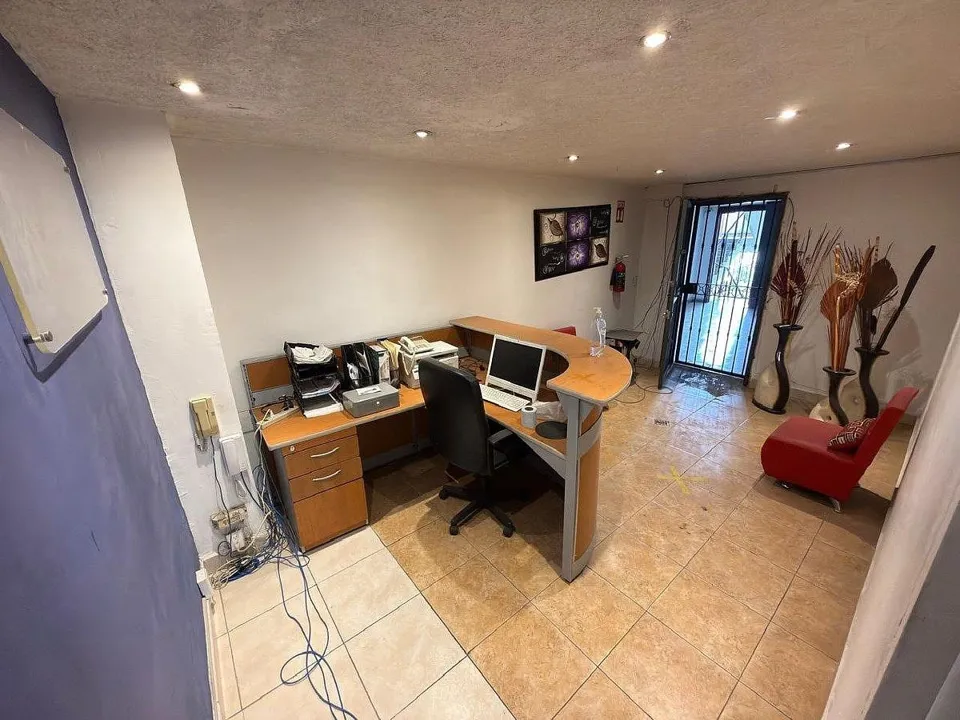 Foto 5 de Oficina en Renta en Zona Centro Guadalajara | 130 m², Opción Amueblada