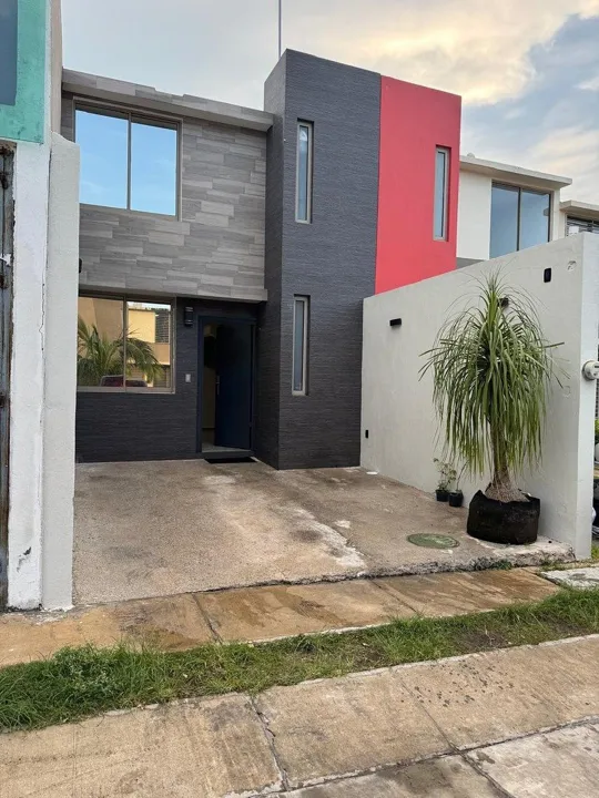 Casa en Venta en Carretera a Colotlán - Fraccionamiento Los Tréboles 1635