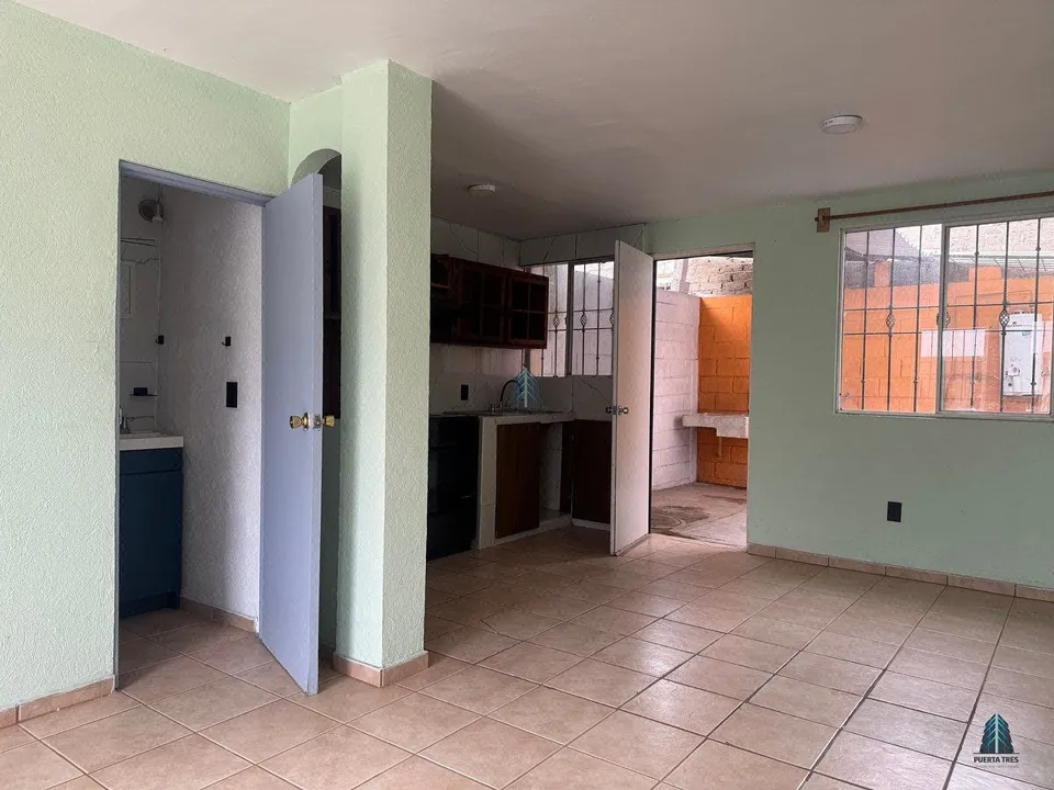 Foto 3 de Casa en renta en coto en Jardines de Miraflores