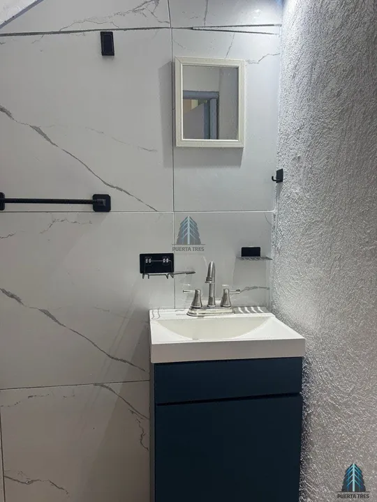 Foto 4 de Casa en renta en coto en Jardines de Miraflores