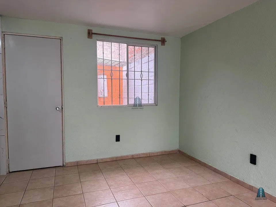 Foto 5 de Casa en renta en coto en Jardines de Miraflores