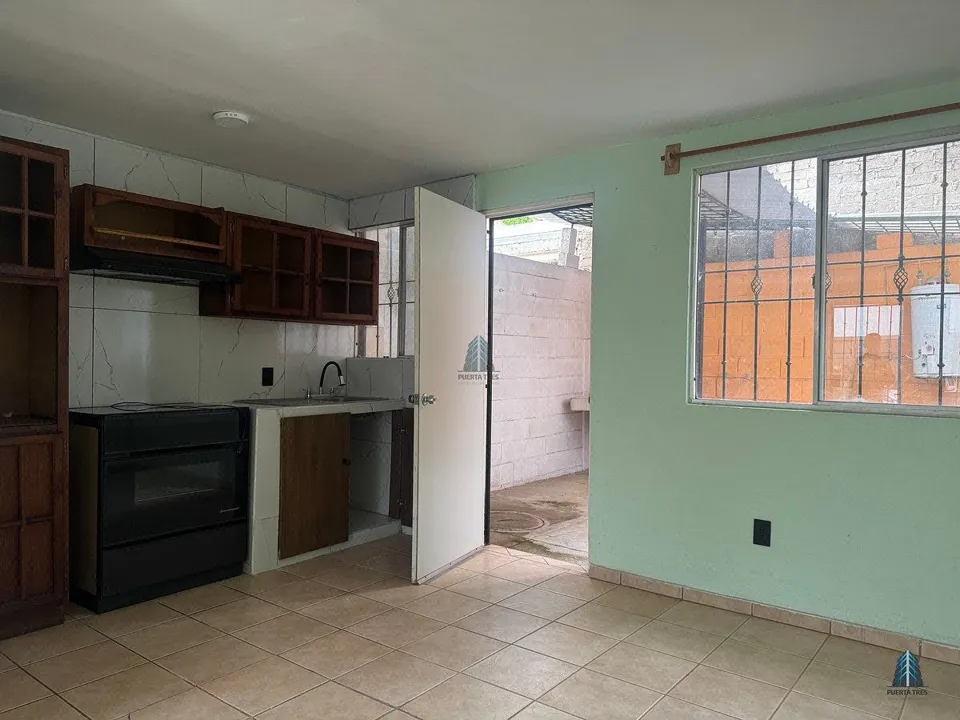 Foto 6 de Casa en renta en coto en Jardines de Miraflores