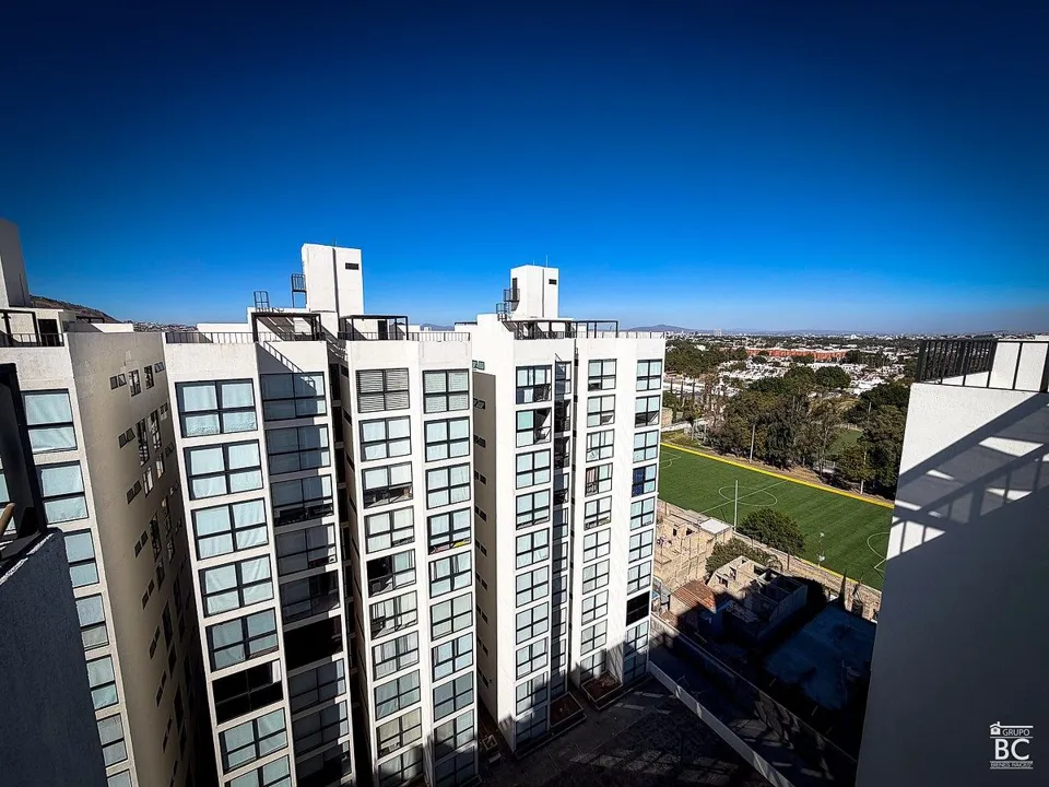 Foto 2 de Departamento en Venta en Zapopan | 2 Recámaras, Terraza y Excelente Ubicación