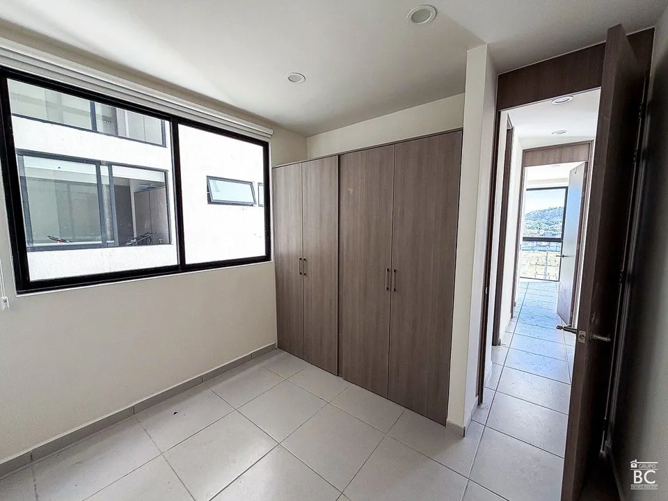 Foto 4 de Departamento en Venta en Zapopan | 2 Recámaras, Terraza y Excelente Ubicación