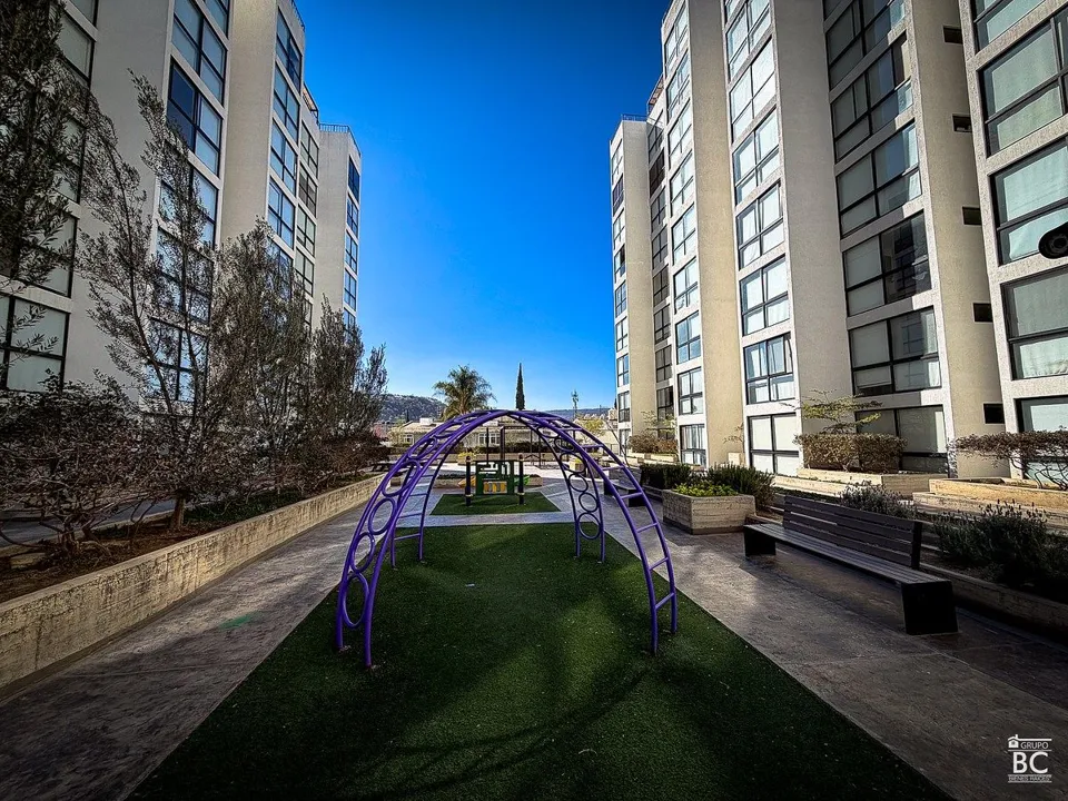 Foto 5 de Departamento en Venta en Zapopan | 2 Recámaras, Terraza y Excelente Ubicación