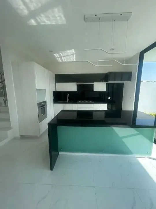Foto 5 de RESIDENCIA NUEVA EN COTO ACACIA, PARQUES VALLARTA