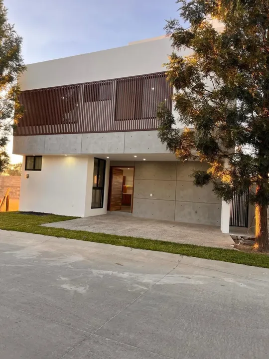 Excelente Proyecto Casa Nueva Con Roof
