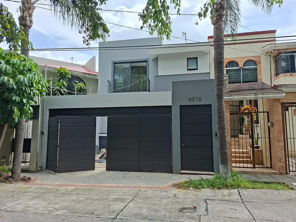 CASA DUPLEX EN RENTA EXCELENTE UBICACION